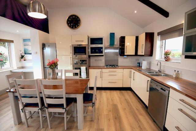 Meadowlane Lodge Cork Extérieur photo